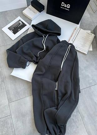 Жіночий теплий костюм