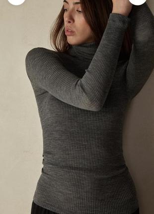 Гольф базовий светр під горло водолазка базова