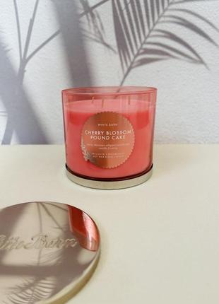 Свічка cherry blossom pound cake midnight snow bath and body works