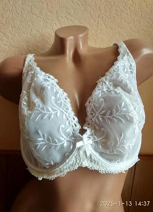 Кружевний бюстгалтер розмір 90f