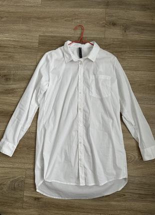 Белая удлиненная женская рубашка