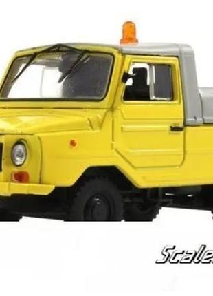 Колекційна модель луаз-2403 тягач контейнерних візків (1979). автомобіль на службі. масштаб 1:43