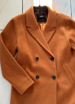 Пальто міді