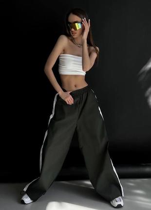 Женские спортивные штаны карго из плащевки5 фото