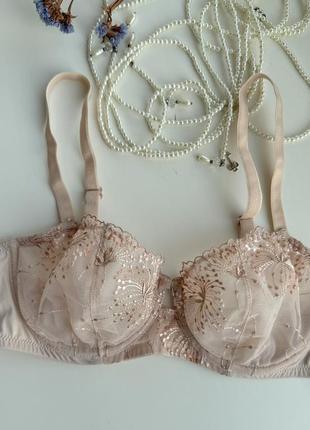 Бюстгальтер