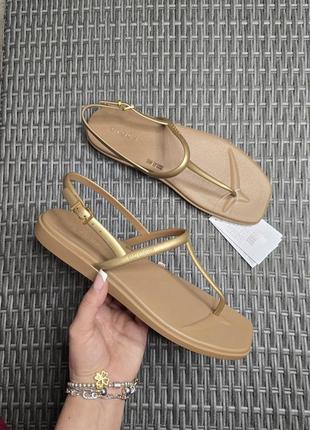 Босоножки Crocs Cena od 100 do 199 Błękitne