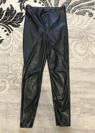 Стильные брюки из искусственной кожи на флисе