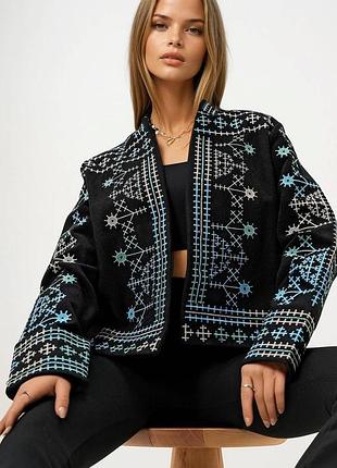 Жакет накидка з вишивкою