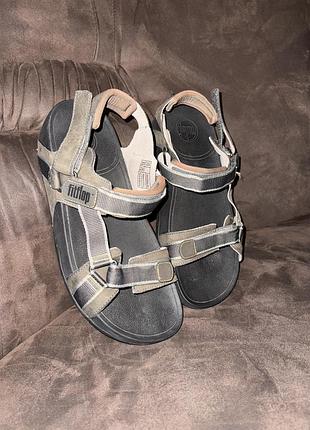 Продам мужские сандалии