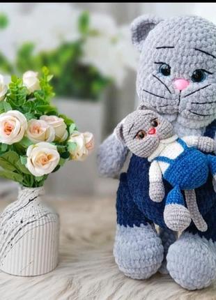 Вязаний котик