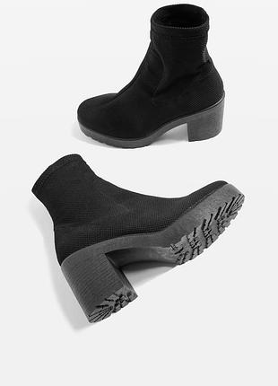 Эластичные ботинки чулки brick на тракторной подошве topshop
