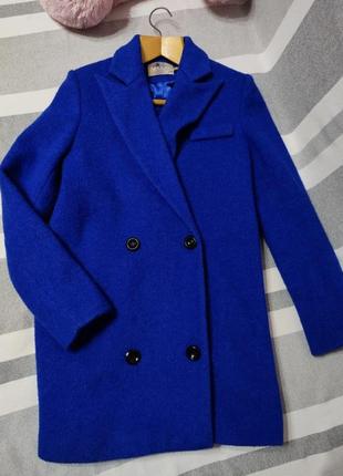 Ефектне пальто насиченого кольору пальтечко,шуба