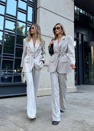 Класичний стильний костюм з поясом піджак з чоловічого плеча прямого крою та брюки прямого крою