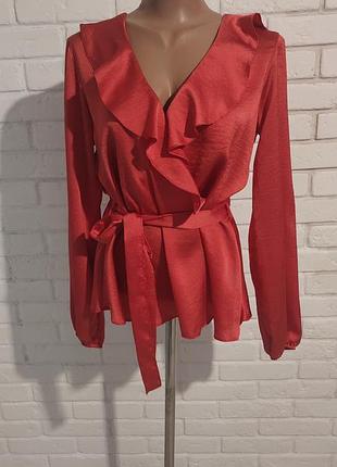 Красная блуза, м.