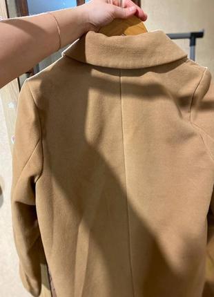 Пальто бежевий