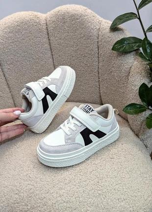 Кросівки дитячі 2