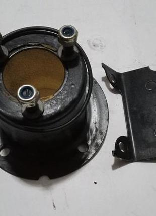 Кронштейн вакуумного усилителя тормозов audi 80 b2