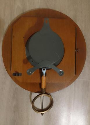 Винтажные настенные часы механические