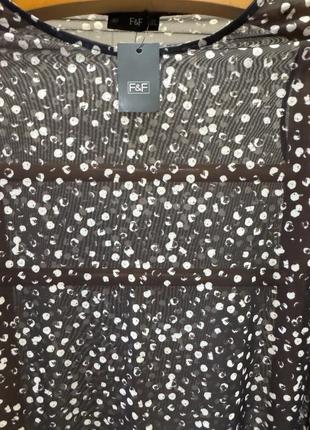 Очень красивая и стильная брендовая кофточка.