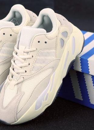 Женские кроссовки adidas yeezy 700