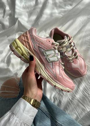 Женские кроссовки new balance