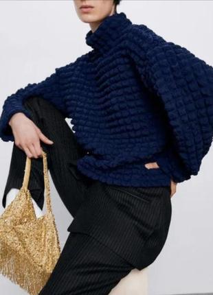 Объемный укороченный свитшот