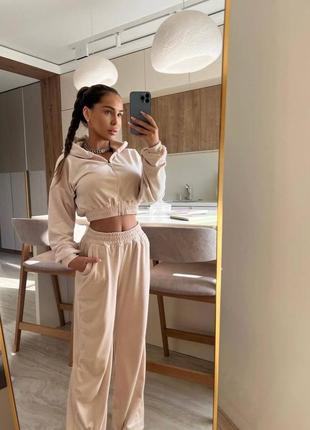 Велюровый костюм