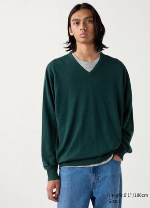 Uniqlo merino v neck jumper
