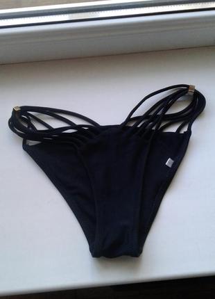 Черные купальные трусики , плавки , низ раздельного купальника бикини с шнурками по бокам