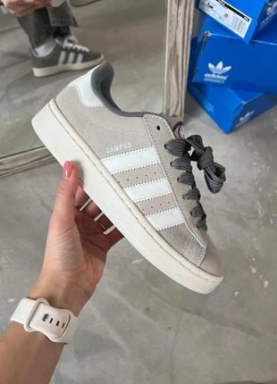 Кросівки on Beyoncés IVY PARK and adidas Are Said to Be Preparing a Valentines Day Collection