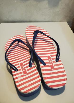 Шльопанці резинові/ в'єтнамки