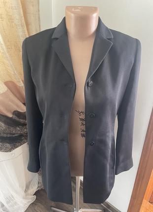 Красивый пиджак