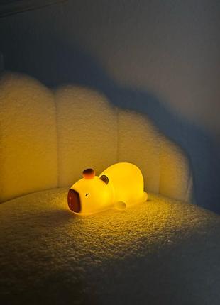 🔴уценка🔴 светильник ночник спящего лежача капибара лампа сенсорный мягкий силиконовый беспроводной детский с таймером5 фото