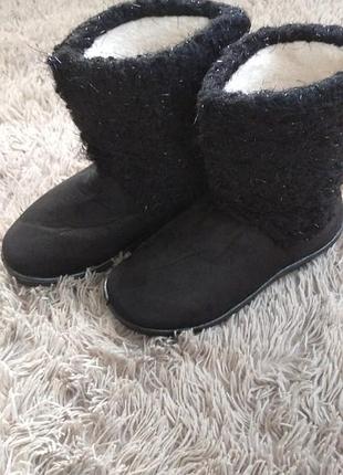 Жіночі теплі уггі,зимові,теплі чоботи,дуже легкі і зручні р/р 40(устілка 25см)