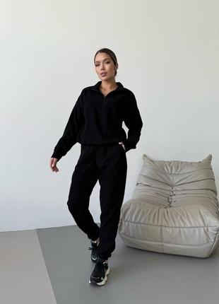 Женский костюм