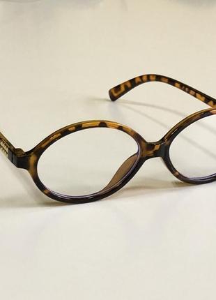 Очки прозрачные