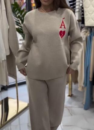 Костюм жіночий теплий , м італія