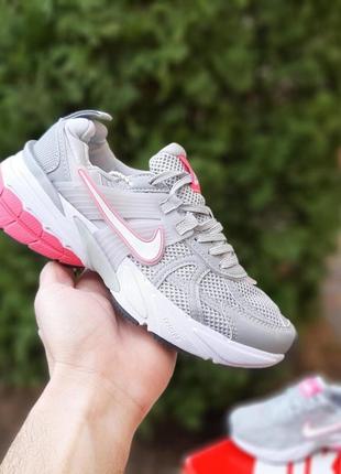 Nike v2k run grey pink