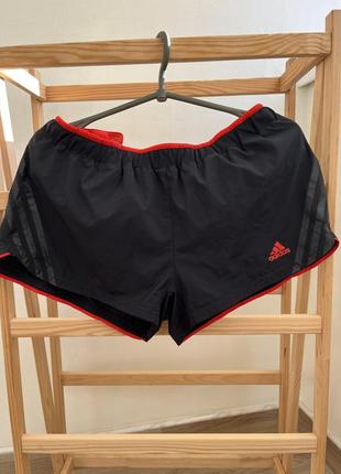 Спортивные женские короткие шорты adidas m-l