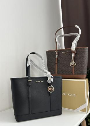 Кожаная сумка michael kors jet set travel small