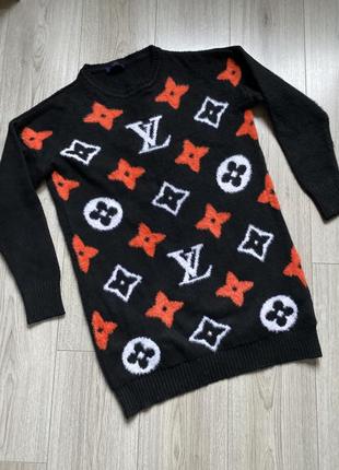 Свитер удлиненный фирменный м 10