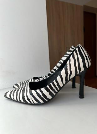 Стильные туфли в анималистичный принт зебра 🦓 стелька 24,5 см