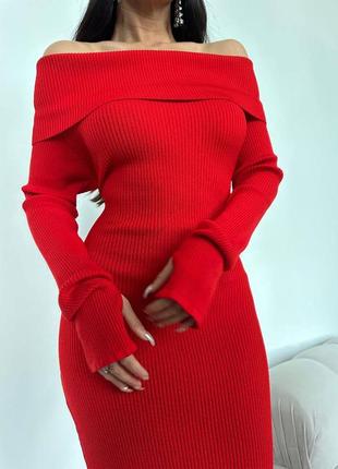 Платье макси из приятного к телу трикотажа. модель с открытыми плечами.