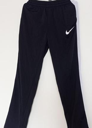 Спортивные штаны nike