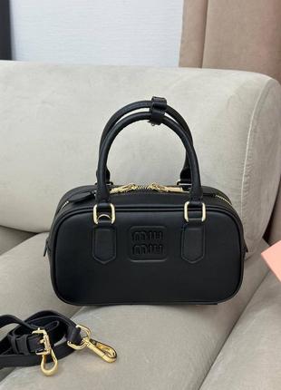 Сумка шкіряна чорна з ручками прямокутна золота фурнітура