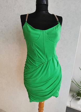 Платье из сеточки со шлевками-цепочками