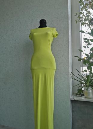 Длинное эластичное платье по фигуре