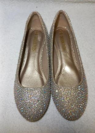 Золотистые туфли балетки dream pairs блестящие с каменными камнями 38-39 г.