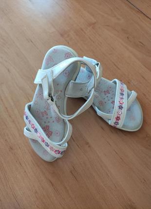 Сандалии (босоножки) для девочки с ортопедической стелькой, на липучке, кожаные, р. 23