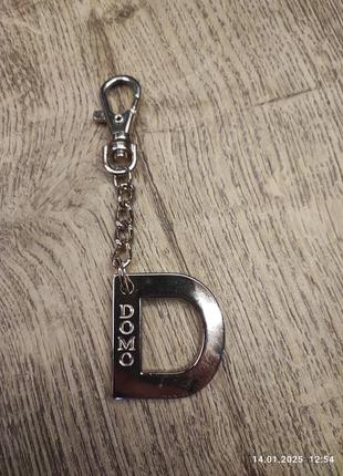 Брелок подвес на сумку domo